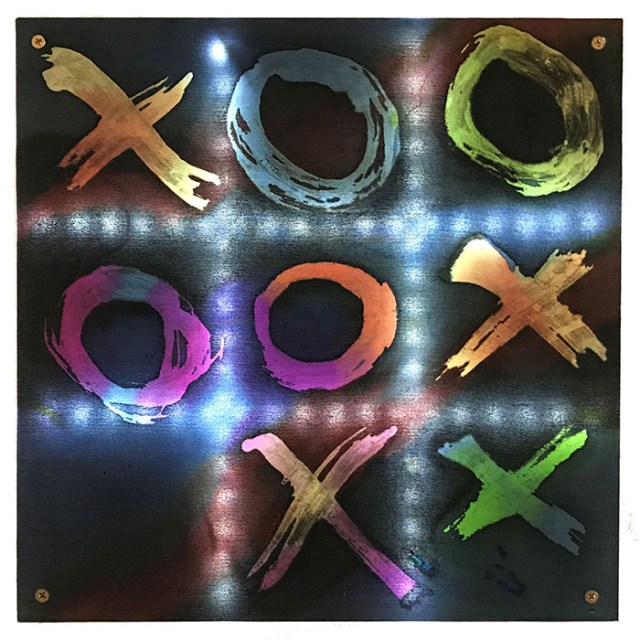 Matthews_Barbara_HugOrKiss